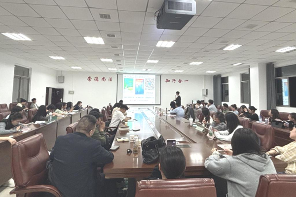 中国政法大学谢立斌教授莅临法学院（知识产权学院） 开展法学论文写作与时间管理专题讲座
